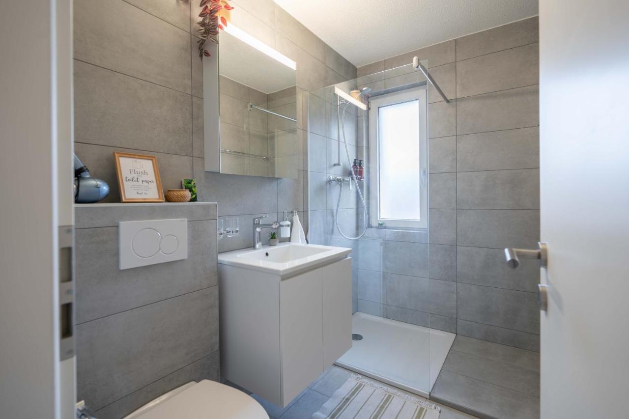 Moderne Wohnung Mit Parkplatz Ostermundigen Luaran gambar